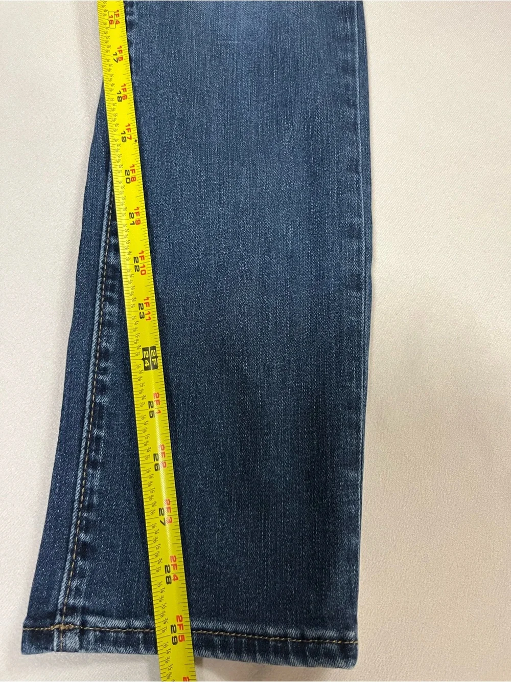 Eddie Bauer Women’s 4 Slightly Curvy Slim Straight Jeans Dark Wash Stretch Denim